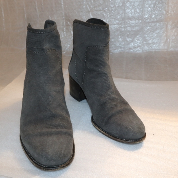 Aquatalia Womens Taylor Textured Suede Stack Heeled Zip Back Booties sz 8 gray - Picture 2 of 8